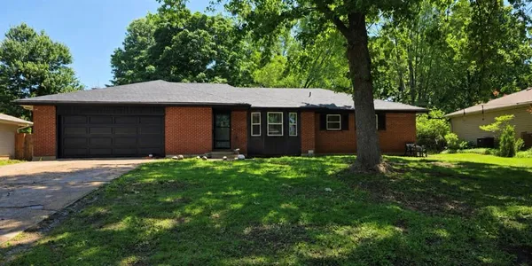 $395,000 | 8951 Rene Street, Lenexa, KS 66215