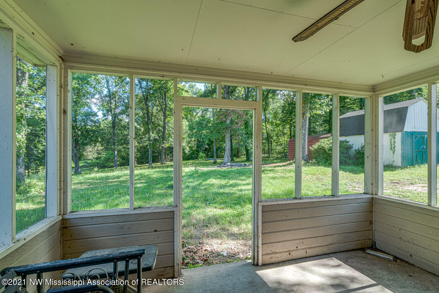 7720 County Line Road Coldwater, MS 38618 - Photo 26 of 29 214437_26-snapsold-screen-7720-county-li