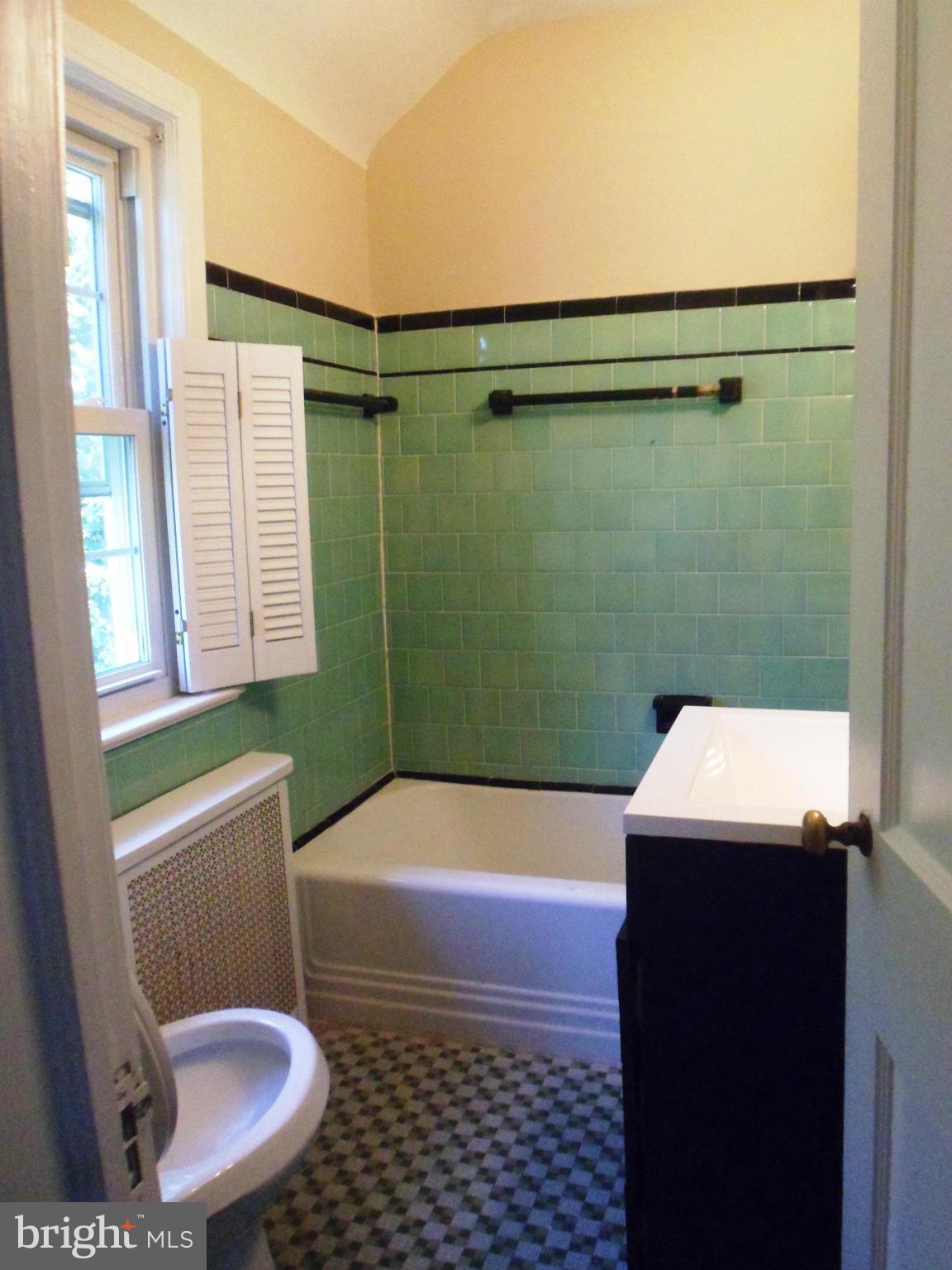 2008 Brighton Road Hyattsville, MD 20782 - Photo 13 of 13 Bath