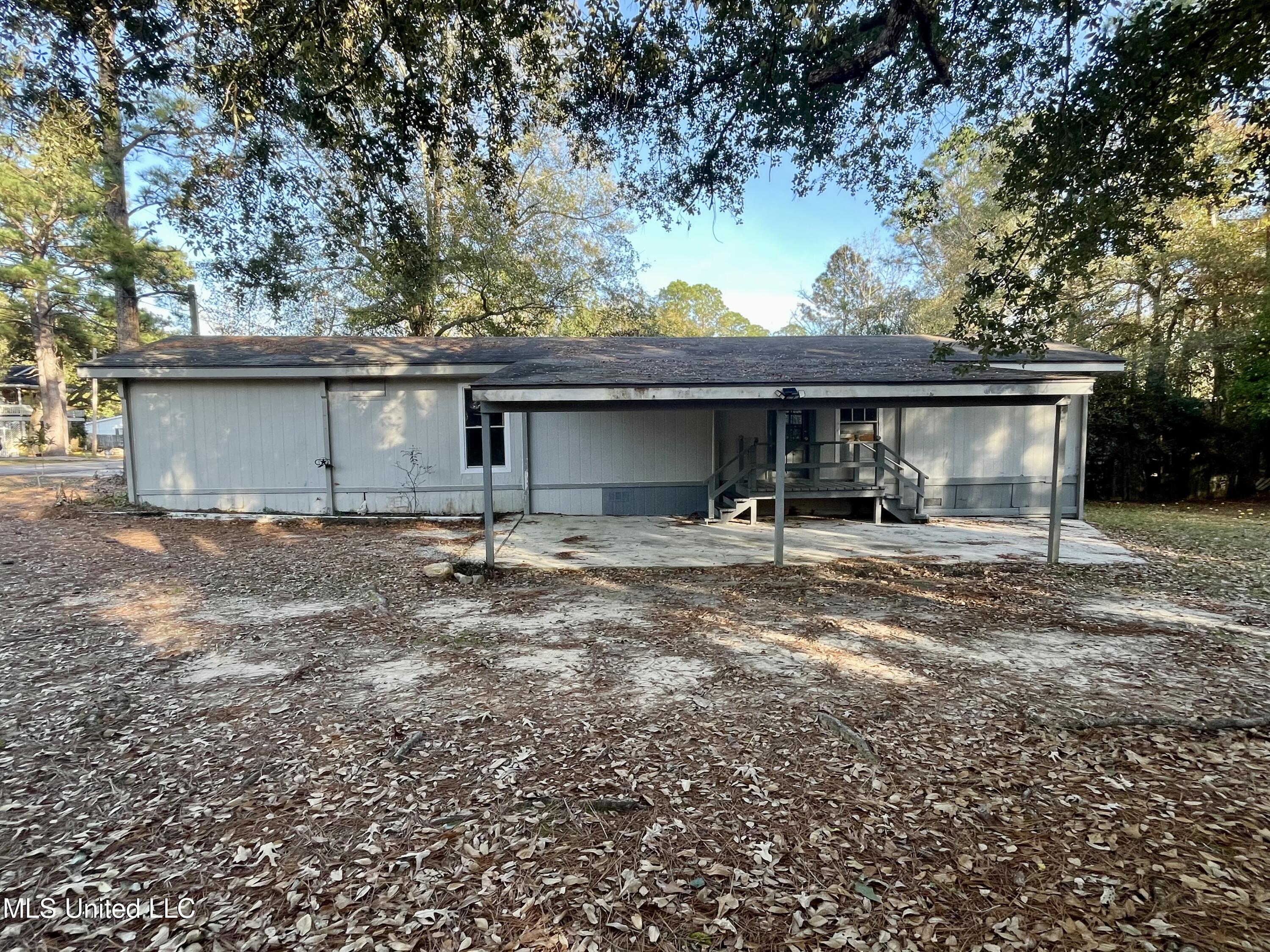 9748 Limu Way Diamondhead, MS 39525 - Photo 36 of 44 IMG_1102