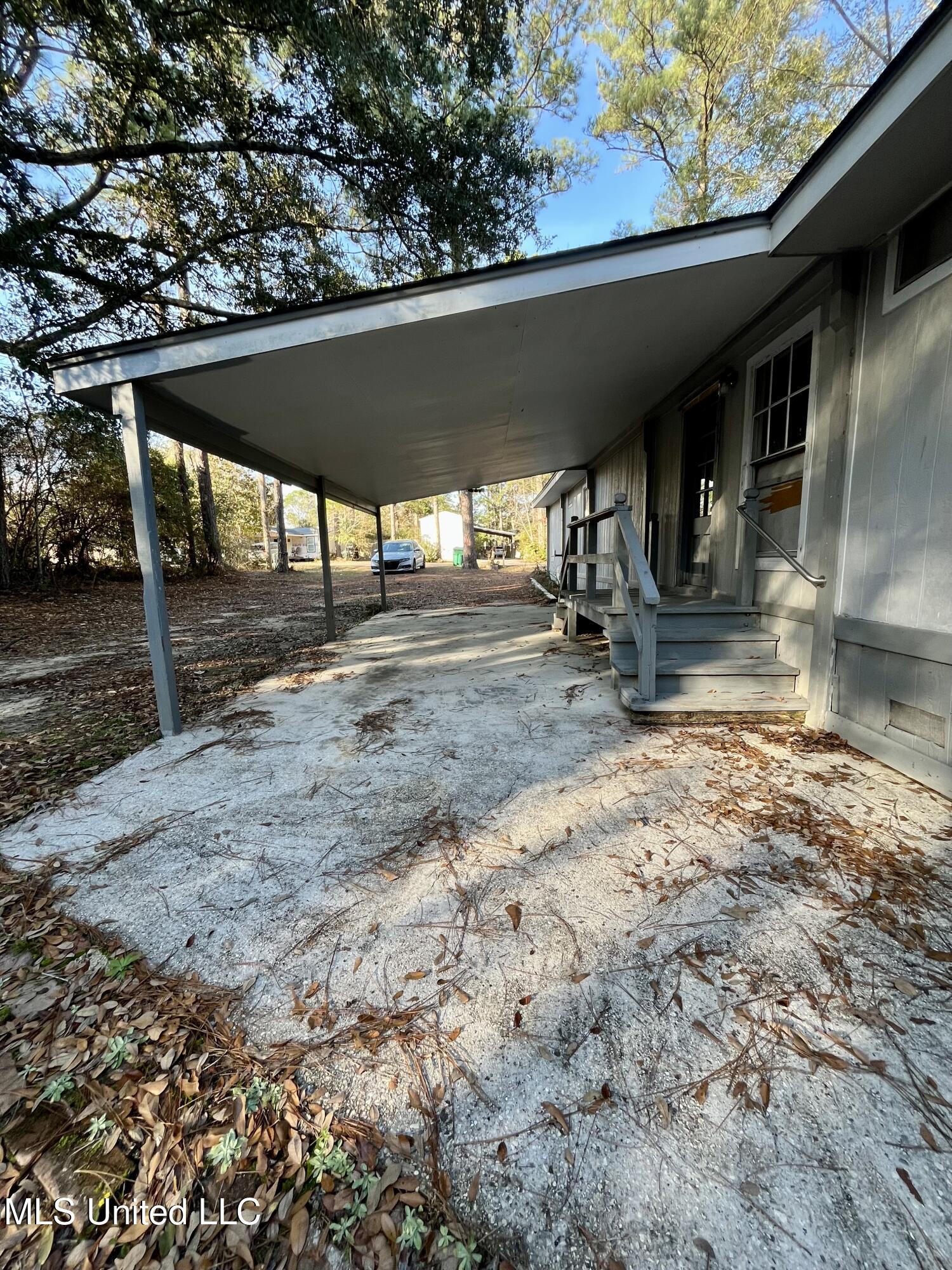 9748 Limu Way Diamondhead, MS 39525 - Photo 38 of 44 IMG_1105