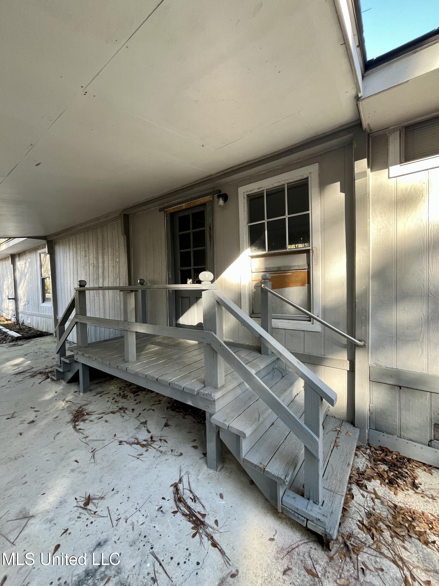 9748 Limu Way Diamondhead, MS 39525 - Photo 39 of 44 IMG_1050