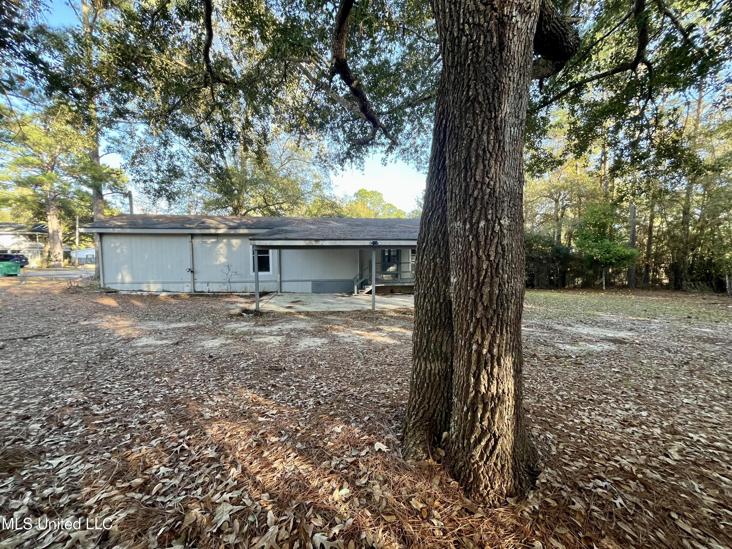 9748 Limu Way Diamondhead, MS 39525 - Photo 43 of 50 IMG_1104