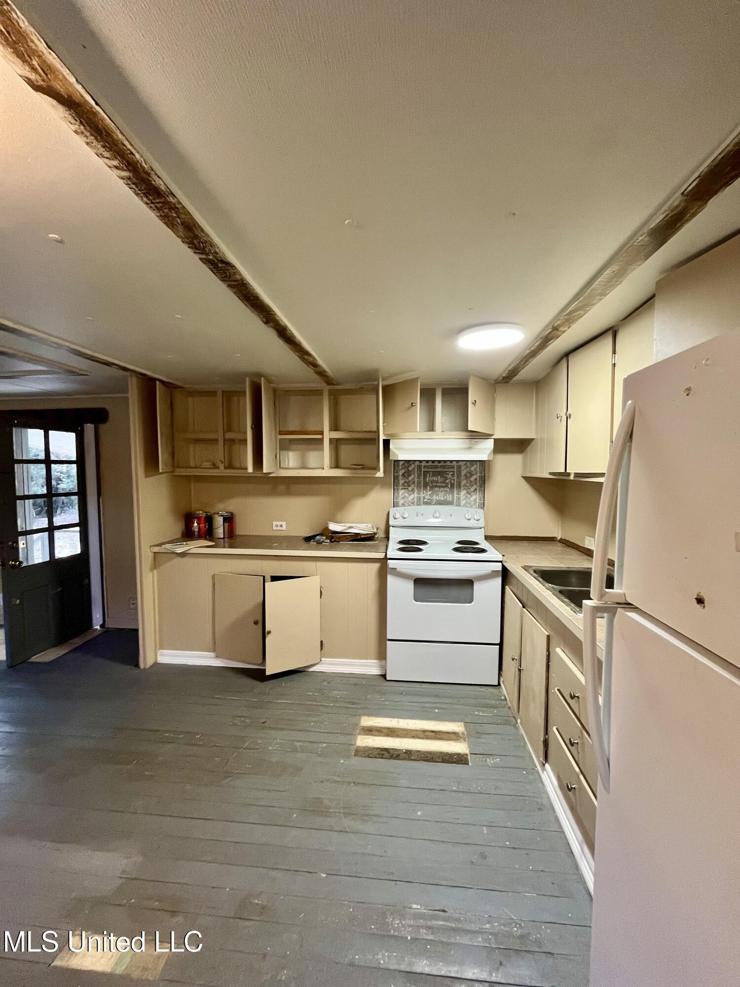 9748 Limu Way Diamondhead, MS 39525 - Photo 7 of 44 IMG_1077