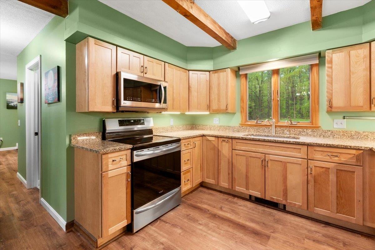 1283 Hidden Valley Road Shaftsbury, VT 05262 - Photo 8 of 35 Gallery Image 8