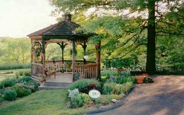 297 Zeigler Road Rochester, PA 15074 - Photo 2 of 8 Yard/Garden.