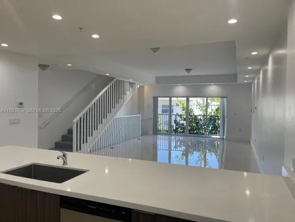 $3,500 | 1813 Madison Street, Unit 2, Hollywood, FL 33020