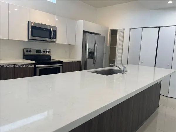 $3,500 | 1813 Madison Street, Unit 2, Hollywood, FL 33020