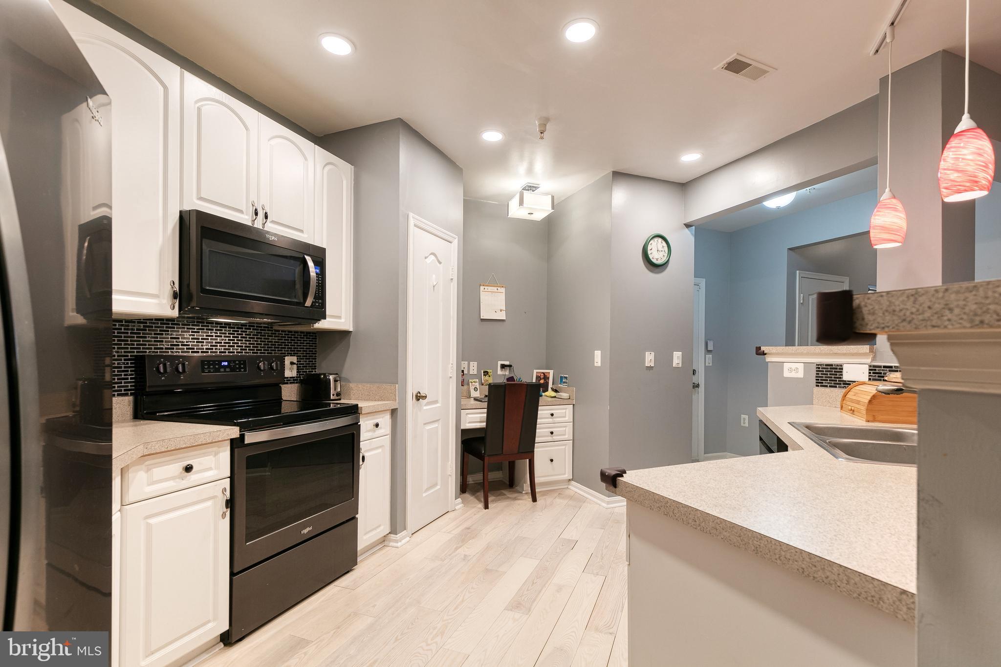 400 Symphony Circle, Unit 145D Cockeysville, MD 21030 - Photo 6 of 32