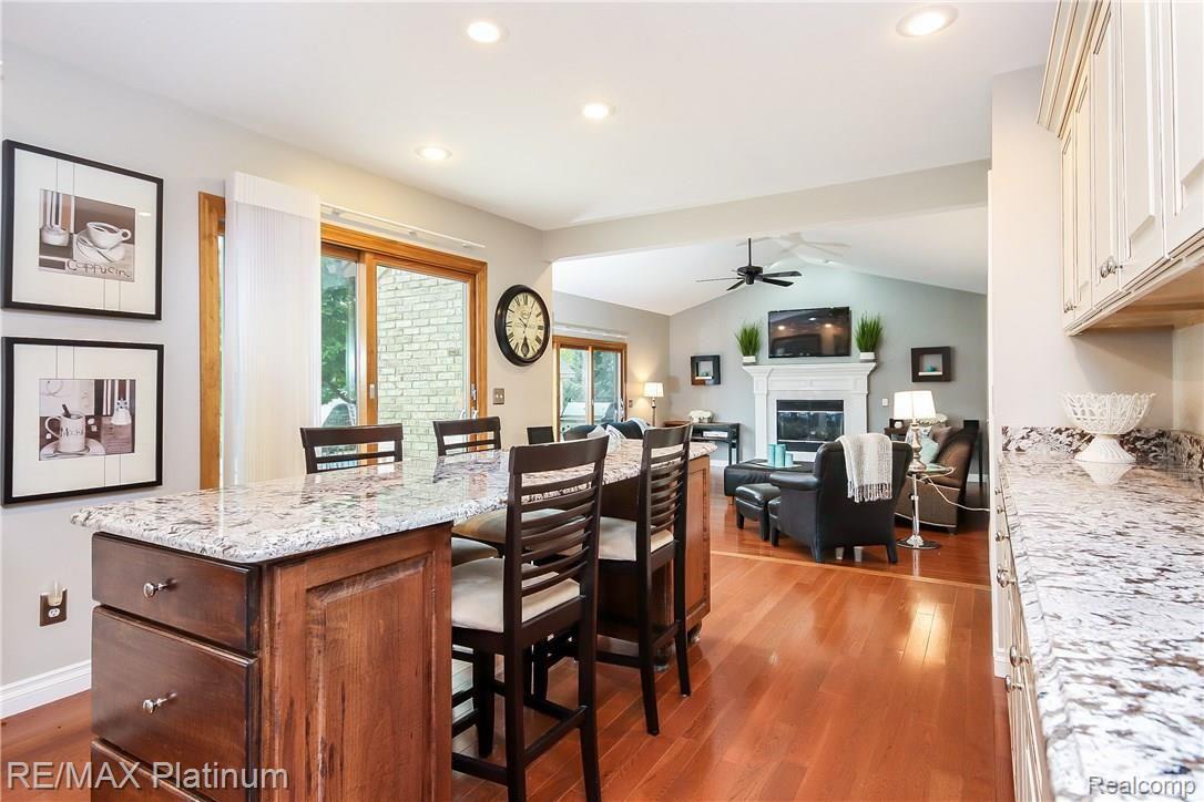 1746 Clover Ridge Drive Howell, MI 48843 - Photo 22 of 95 020-Kitchen-4934278-large.jpg