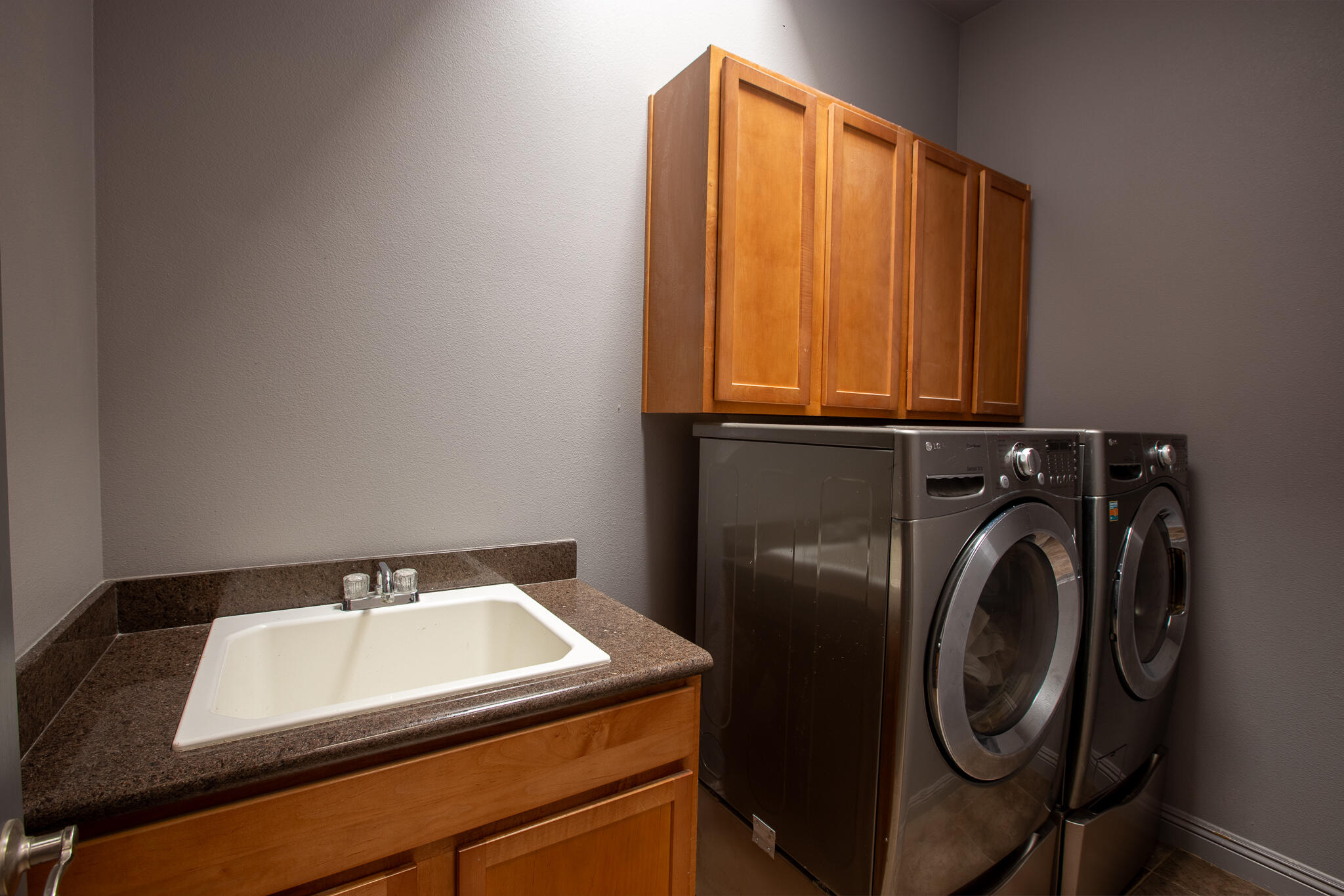 66862 San Rafael Road Desert Hot Springs, CA 92240 - Photo 31 of 33 a utility room with dryer and washer
