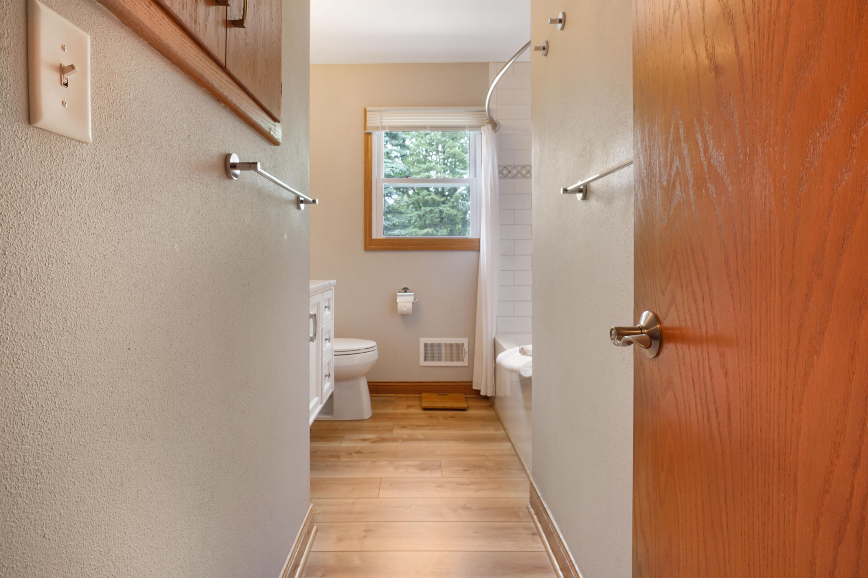 1674 Maple Dale Road Trenton, WI 53090 - Photo 15 of 39 Full Bathroom