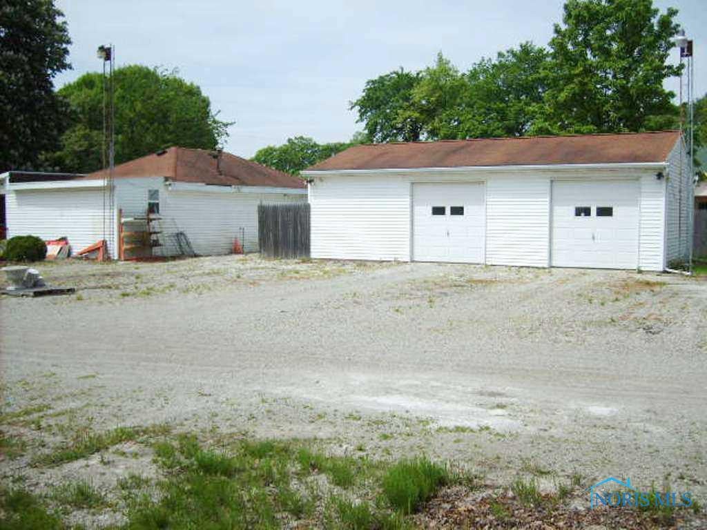 2316 West Alexis Road Toledo, OH 43613 - Photo 15 of 20 Detached Garage.