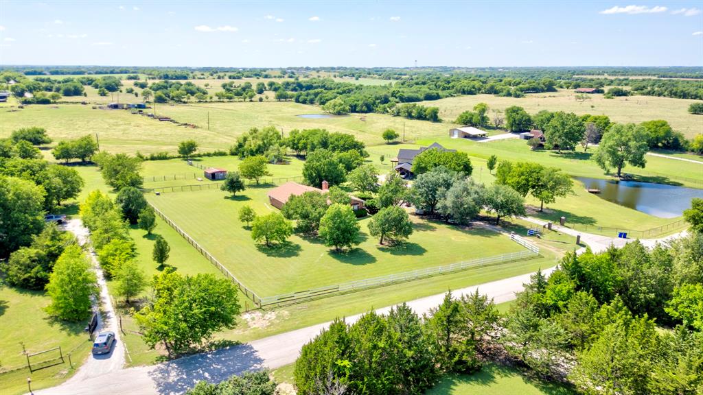 21921 Quail Run Road Sanger, TX 76266 - Photo 3 of 37