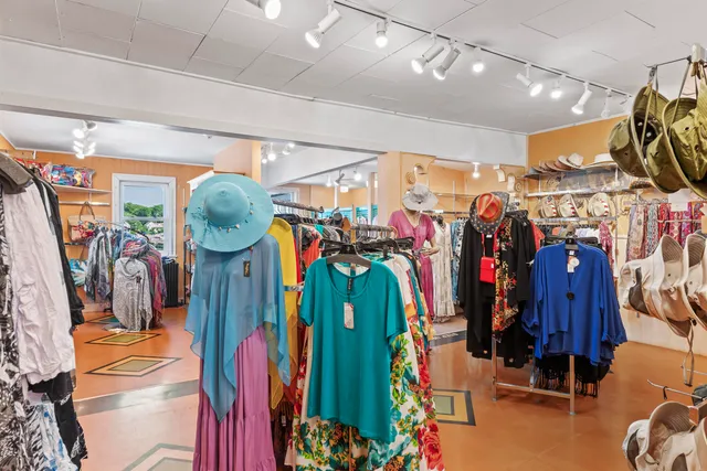 $799,000 | 27 Townsend Avenue, Boothbay Harbor, ME 04538