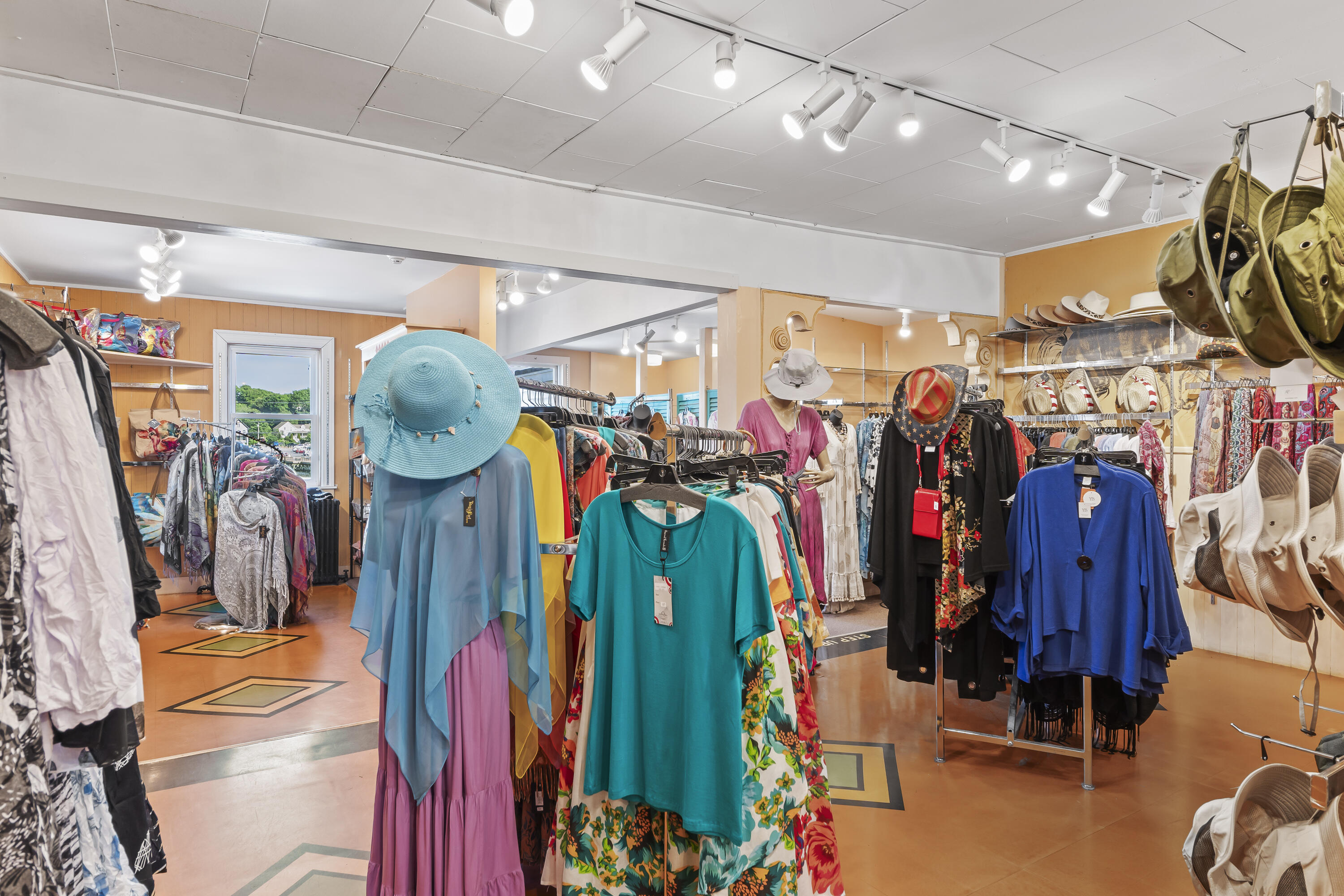 27 Townsend Avenue Boothbay Harbor, ME 04538 - Photo 18 of 69 27 Townsend Ave_157