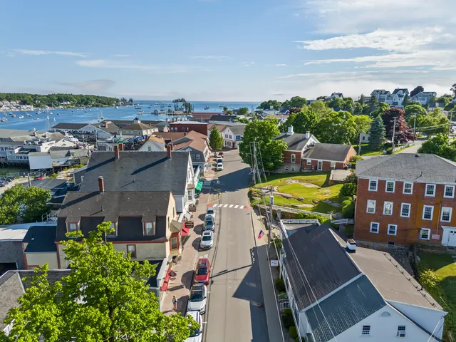 $799,000 | 27 Townsend Avenue, Boothbay Harbor, ME 04538