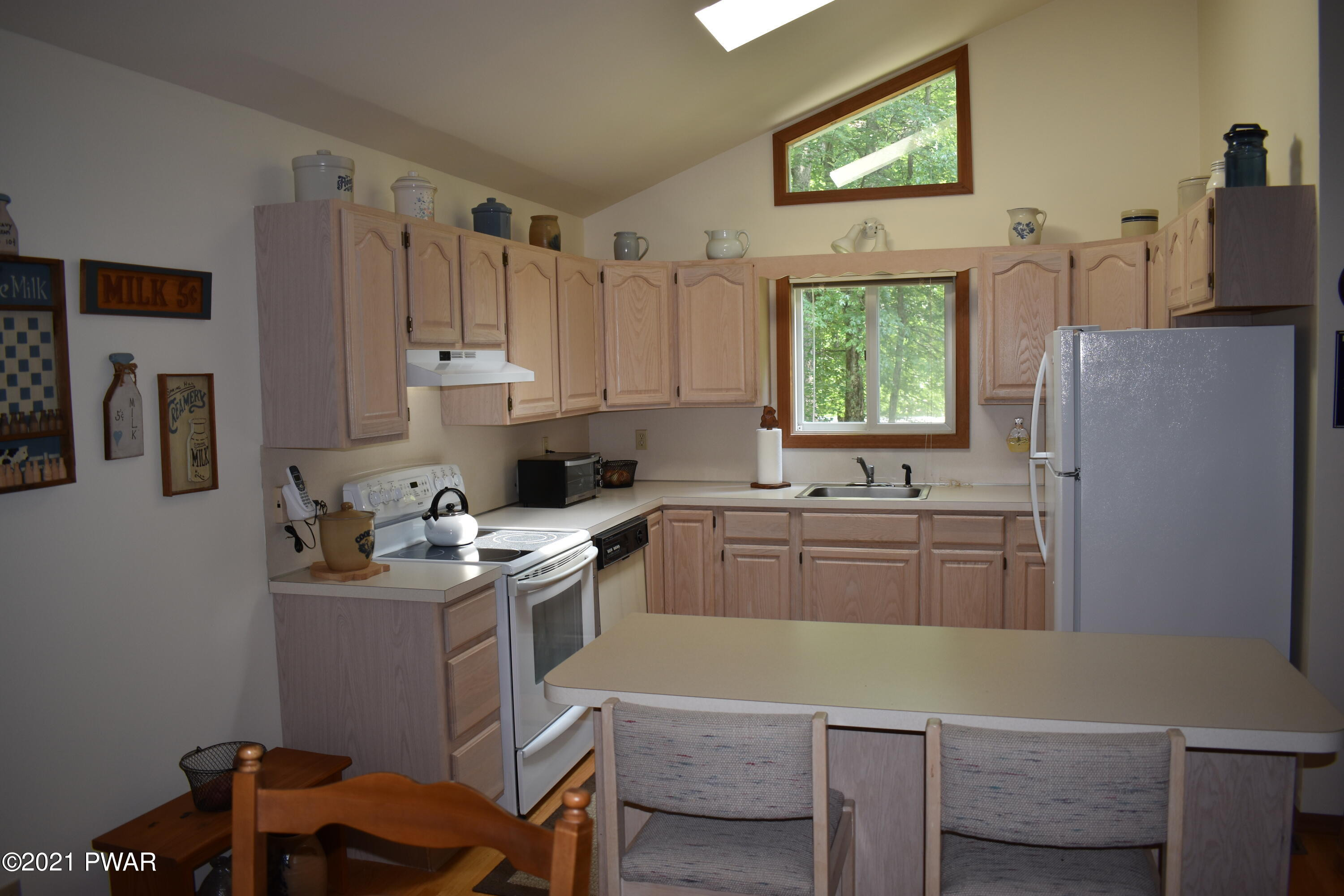 418 Maple Ridge Drive Hawley, PA 18428 - Photo 11 of 44 kitchen (2)