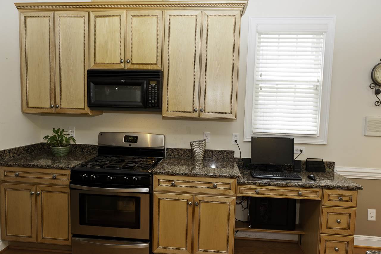 113 Fort Jackson Road Morrisville, NC 27560 - Photo 7 of 25 NATURAL GAS STOVE