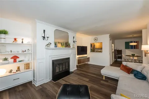 $220,000 | 950 East Rue De La Banque, Unit 118, Creve Coeur, MO 63141