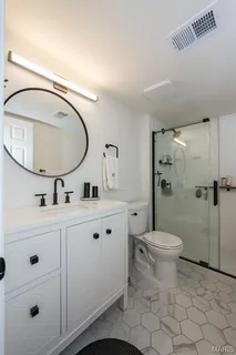 $220,000 | 950 East Rue De La Banque, Unit 118, Creve Coeur, MO 63141