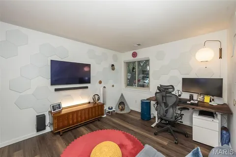 $220,000 | 950 East Rue De La Banque, Unit 118, Creve Coeur, MO 63141