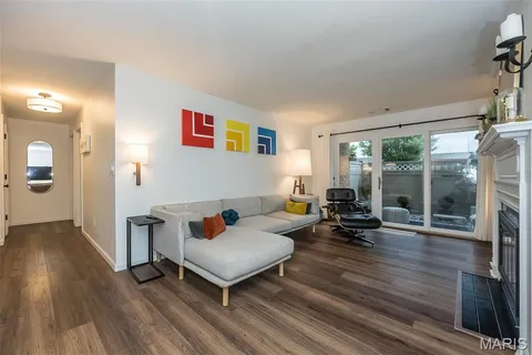 $220,000 | 950 East Rue De La Banque, Unit 118, Creve Coeur, MO 63141