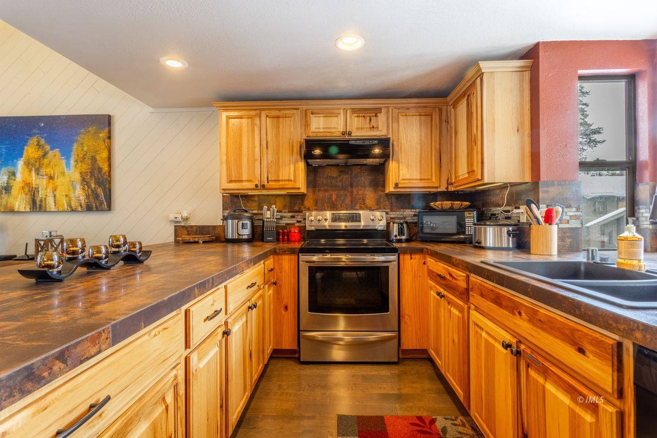 384 Joaquin Road, Unit 38 Mammoth Lakes, CA 93546 - Photo 11 of 30 Untitled