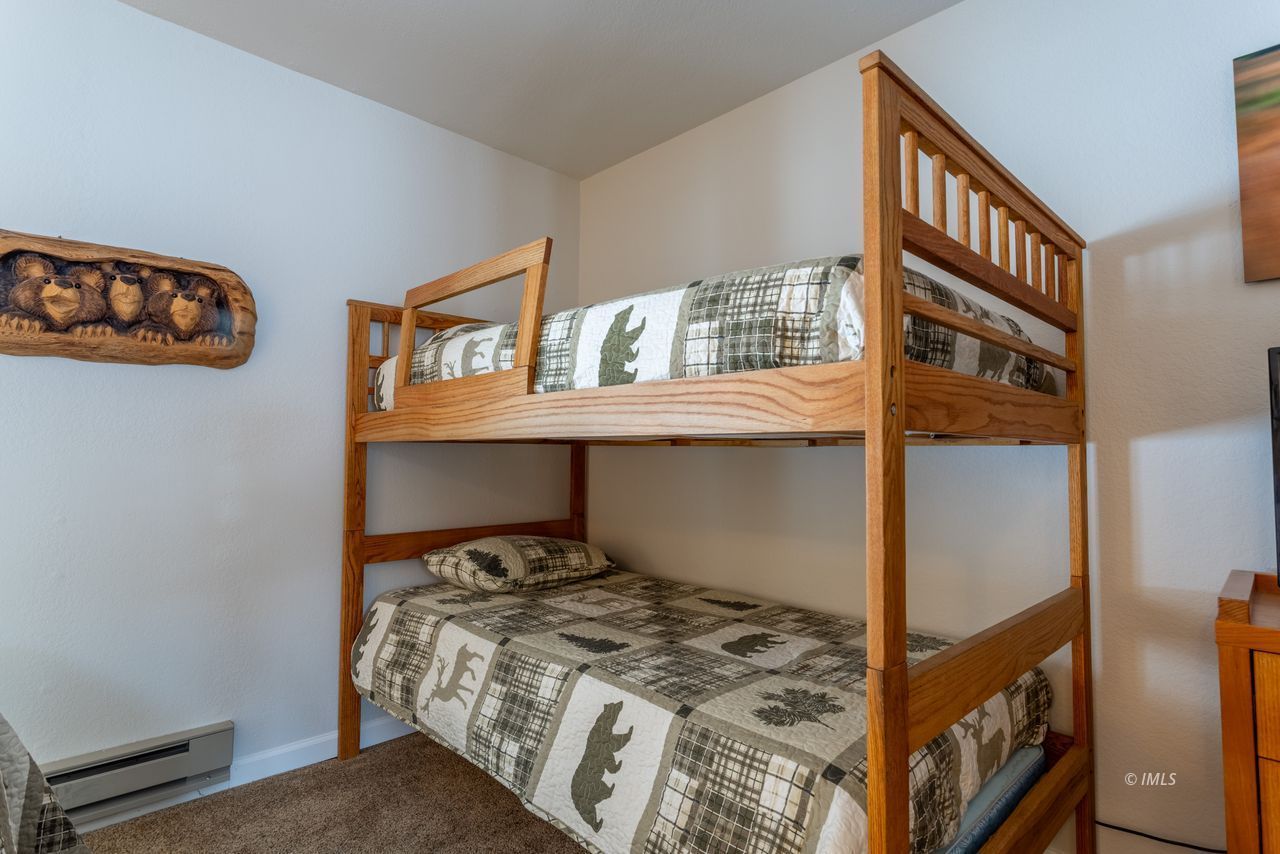 384 Joaquin Road, Unit 38 Mammoth Lakes, CA 93546 - Photo 21 of 30 Untitled