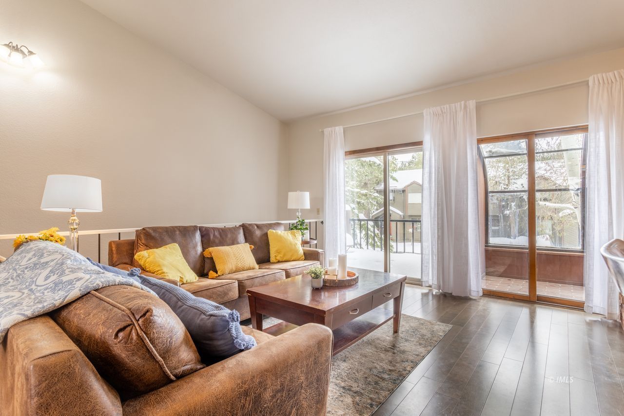 384 Joaquin Road, Unit 38 Mammoth Lakes, CA 93546 - Photo 9 of 30 Untitled