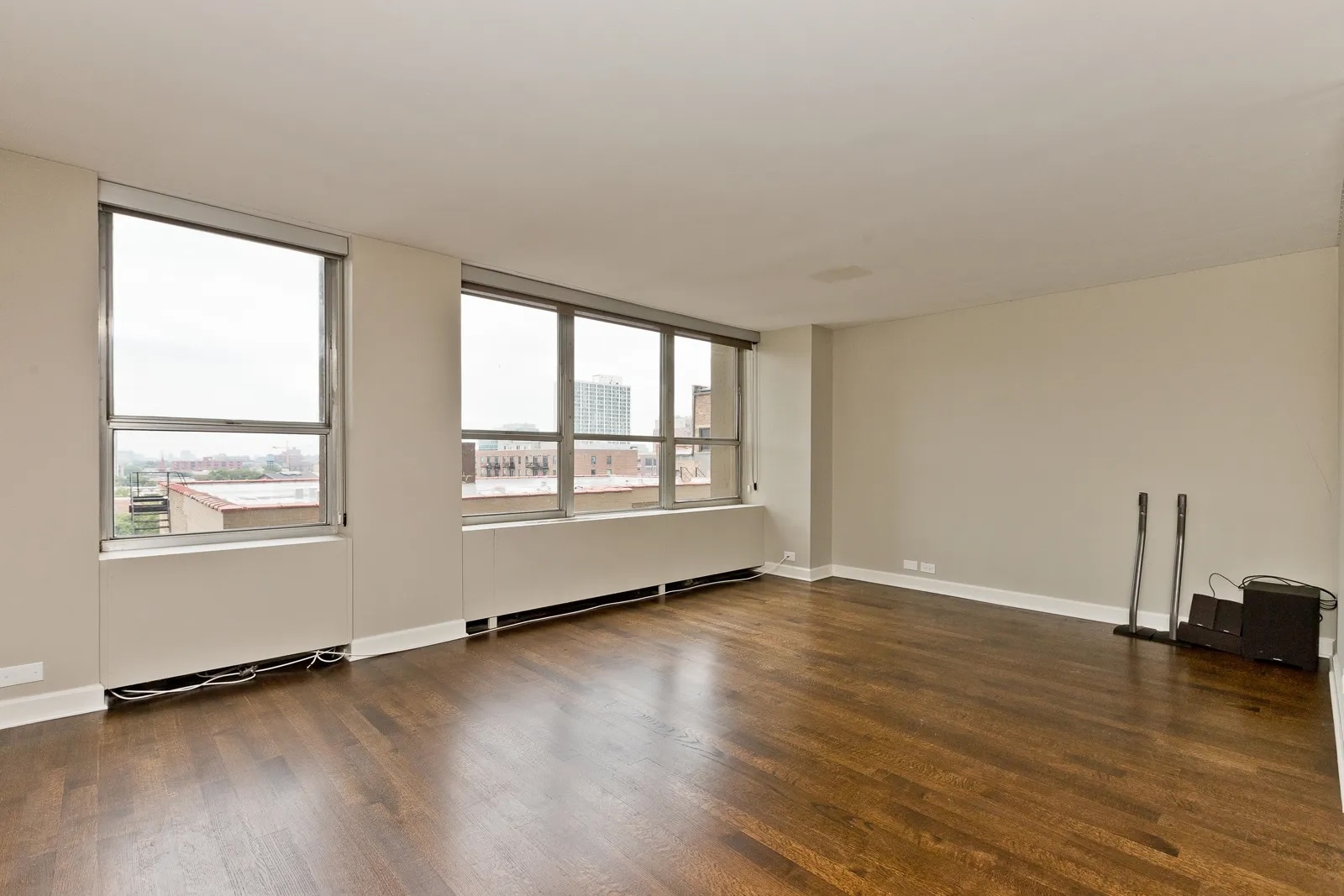 655 West Irving Park Road, Unit 811 Chicago, IL 60613 - Photo 6 of 10