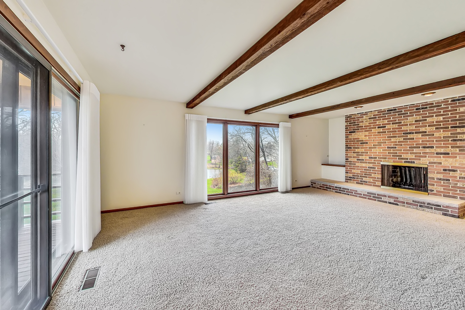20374 Lea Road Deer Park, IL 60010 - Photo 4 of 31 Gallery Image 4