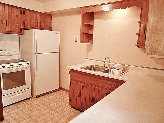1016 McGovern Road Houston, PA 15342 - Photo 11 of 25 Another view of the easy to work in kitchen!