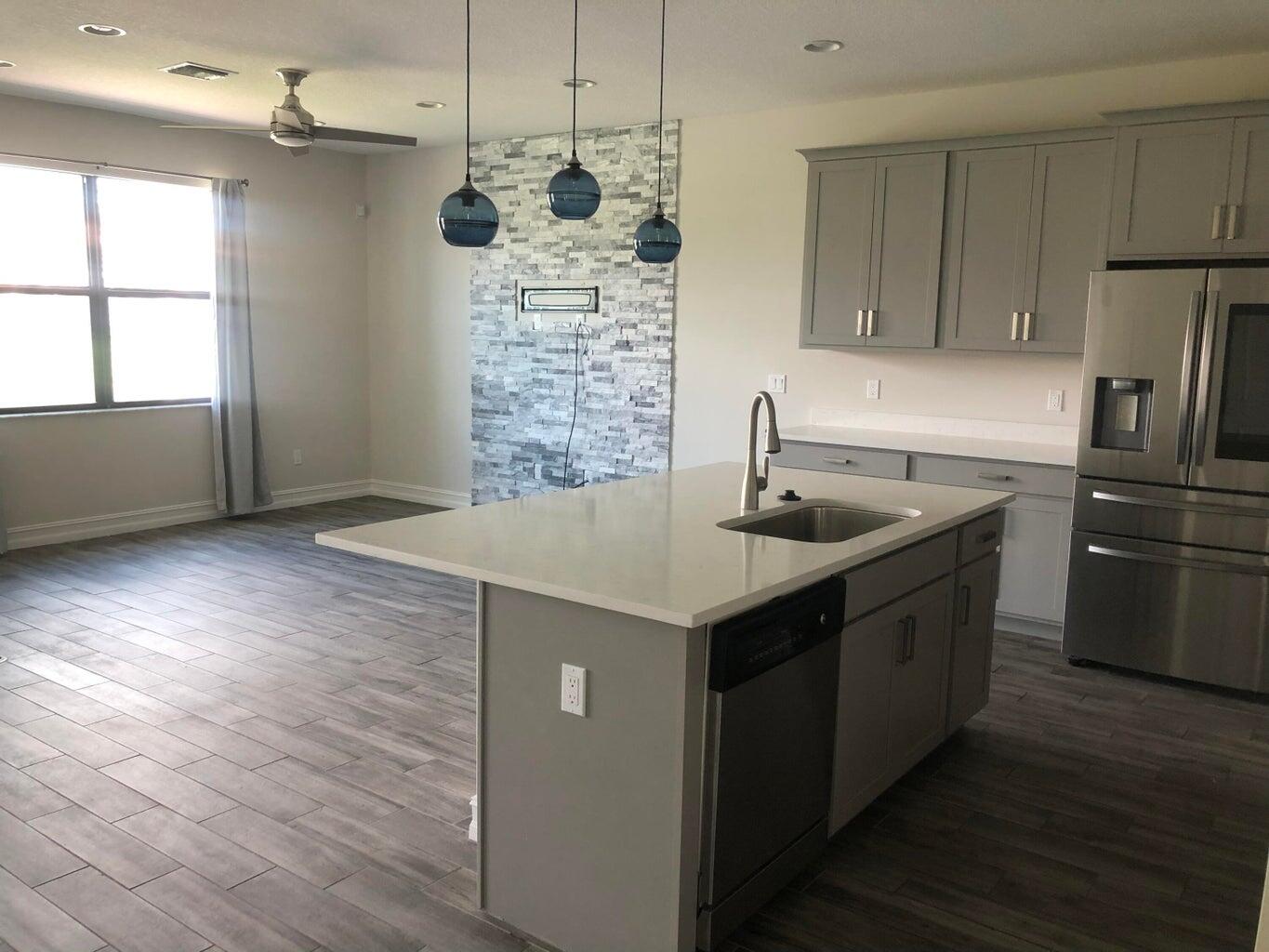 10155 Akenside Drive Boca Raton, FL 33428 - Photo 3 of 12 20220817105050654245000000-o