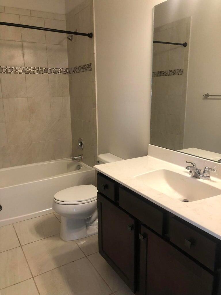 10155 Akenside Drive Boca Raton, FL 33428 - Photo 9 of 12 20220817105152608200000000-o