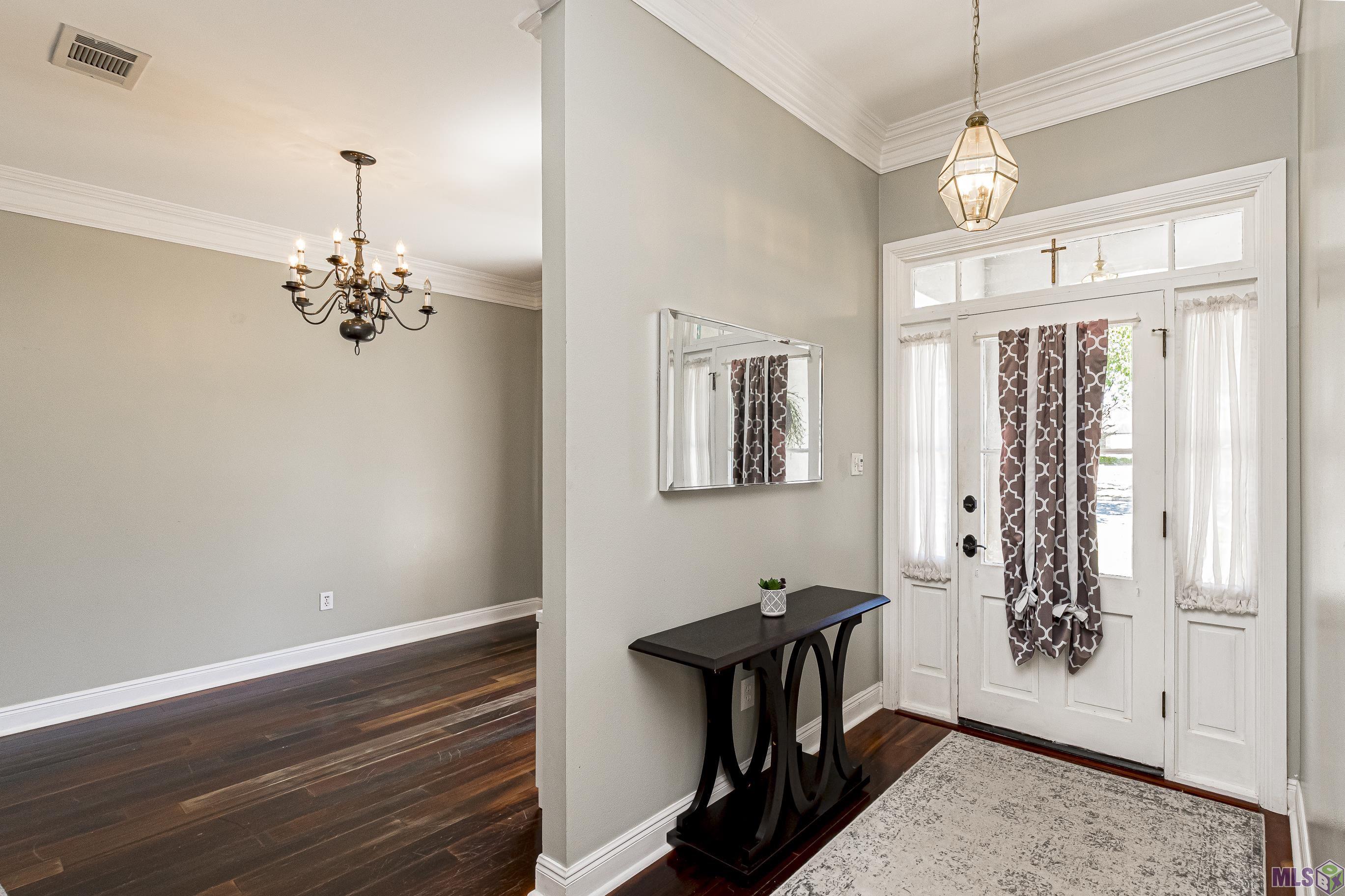 10447 Springcrest Drive Baton Rouge, LA 70810 - Photo 4 of 28
