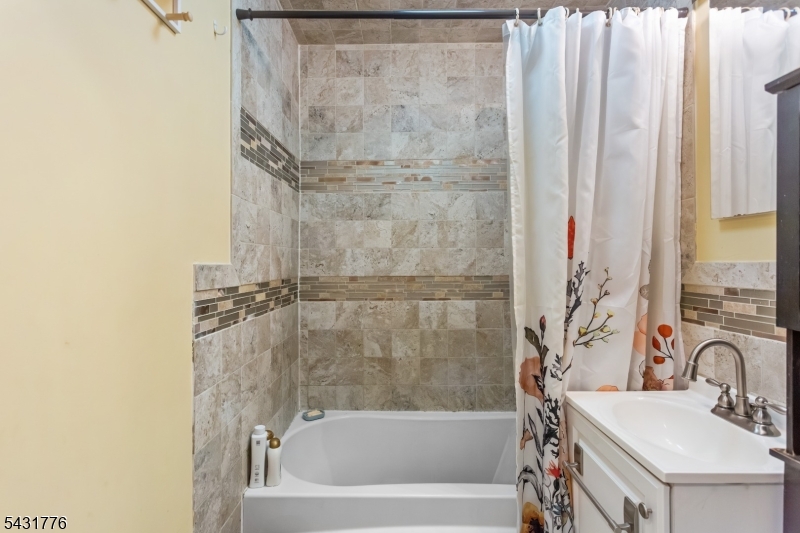 34 Decker Road Wanaque, NJ 07420 - Photo 17 of 24