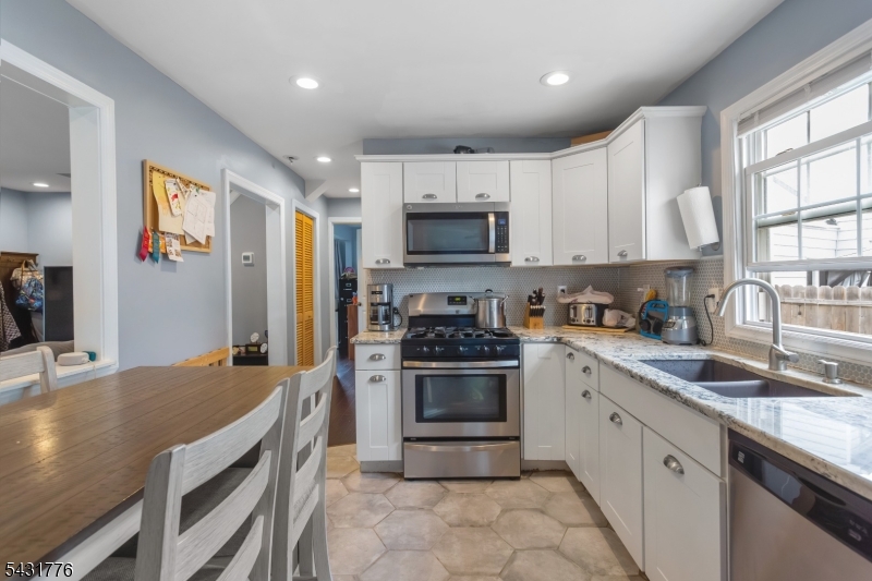 34 Decker Road Wanaque, NJ 07420 - Photo 10 of 24