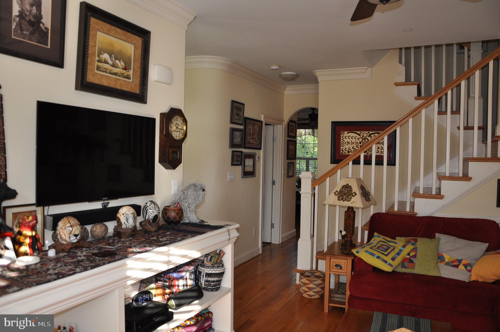 299 Halsey Road Annapolis, MD 21401 - Photo 12 of 61 custom builtins