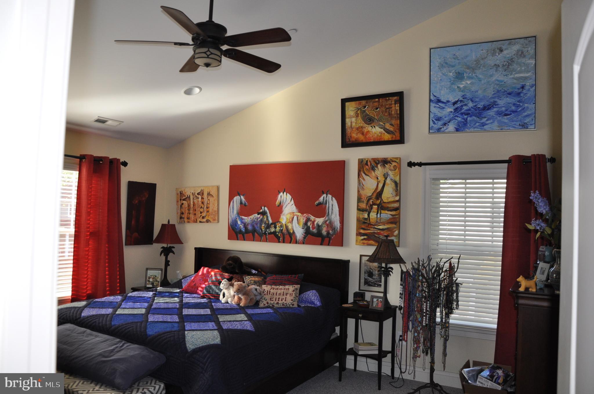 299 Halsey Road Annapolis, MD 21401 - Photo 25 of 61 Primary bedroom w/vaulted ceilings