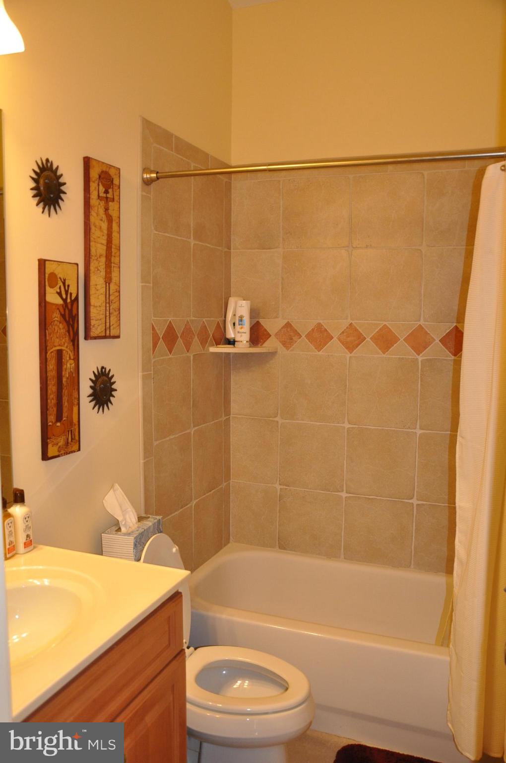 299 Halsey Road Annapolis, MD 21401 - Photo 35 of 61 Hall bath ceramic tile