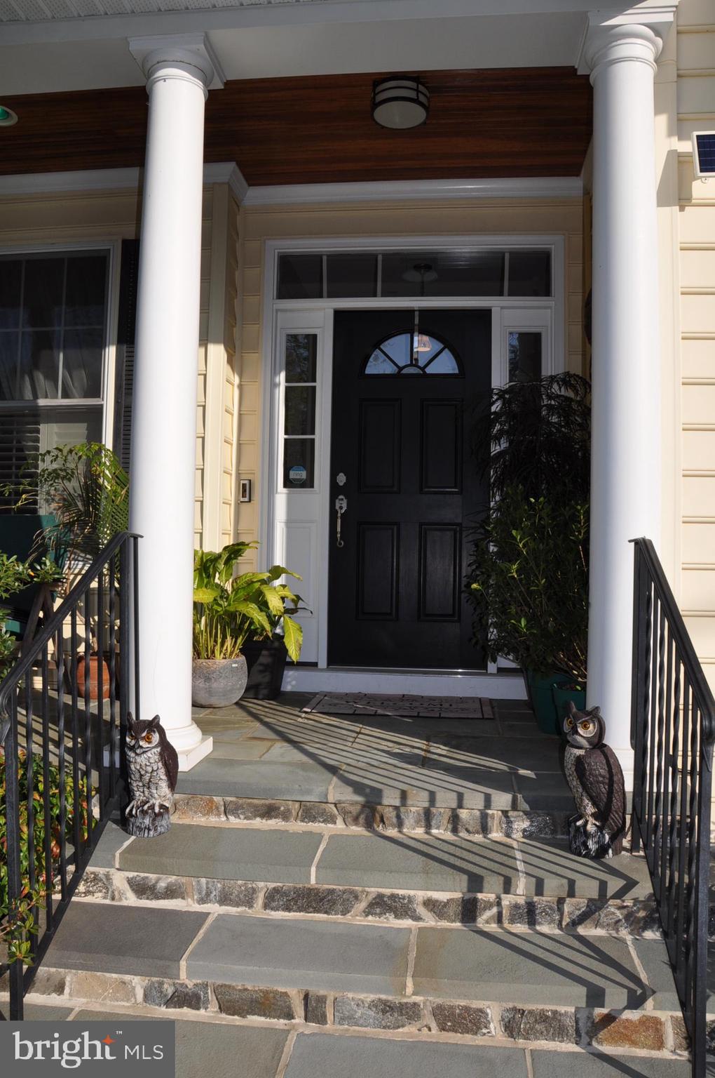 299 Halsey Road Annapolis, MD 21401 - Photo 5 of 61 Front door with transom and sidelights
