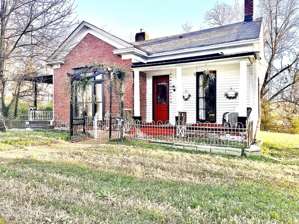$250,000 | 435 East College Avenue, Holly Springs, MS 38635