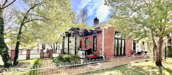 $250,000 | 435 East College Avenue, Holly Springs, MS 38635