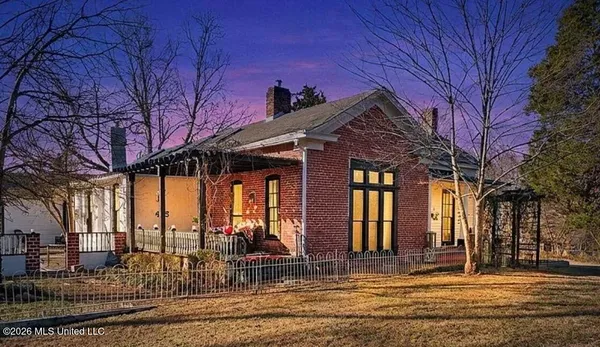 $250,000 | 435 East College Avenue, Holly Springs, MS 38635