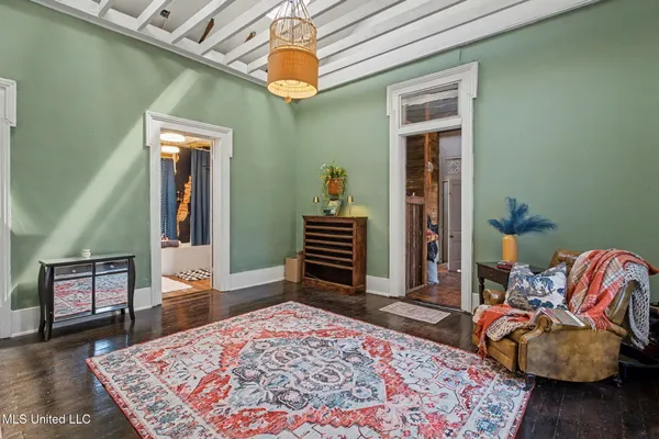 $250,000 | 435 East College Avenue, Holly Springs, MS 38635