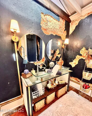 $250,000 | 435 East College Avenue, Holly Springs, MS 38635