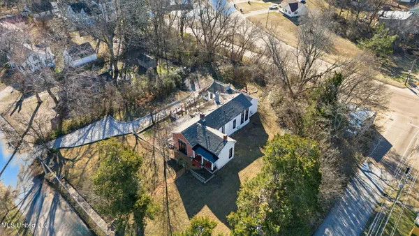 $250,000 | 435 East College Avenue, Holly Springs, MS 38635