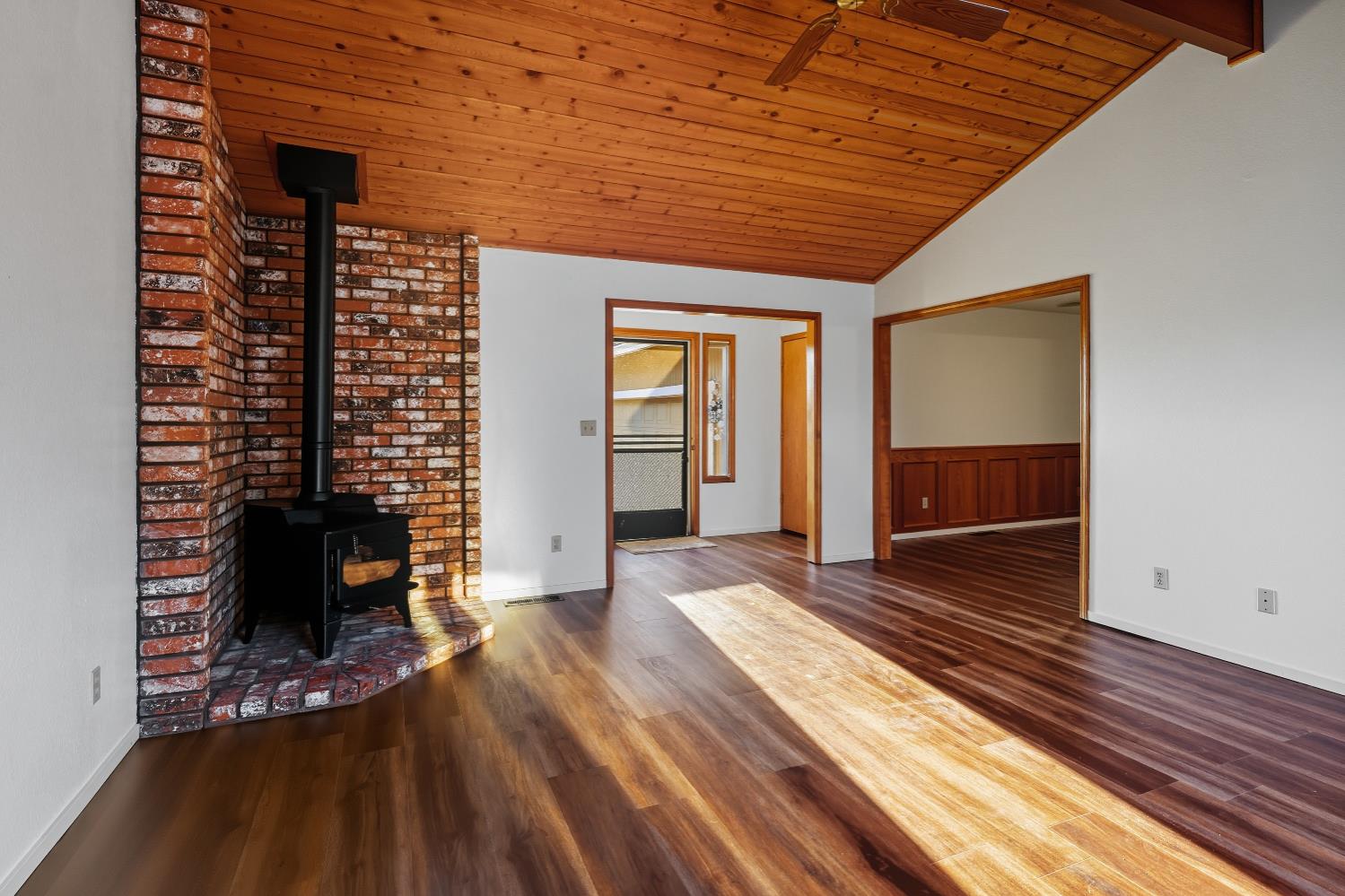 11585 Linnet Court Penn Valley, CA 95946 - Photo 2 of 49 a view of livingroom with wooden floor