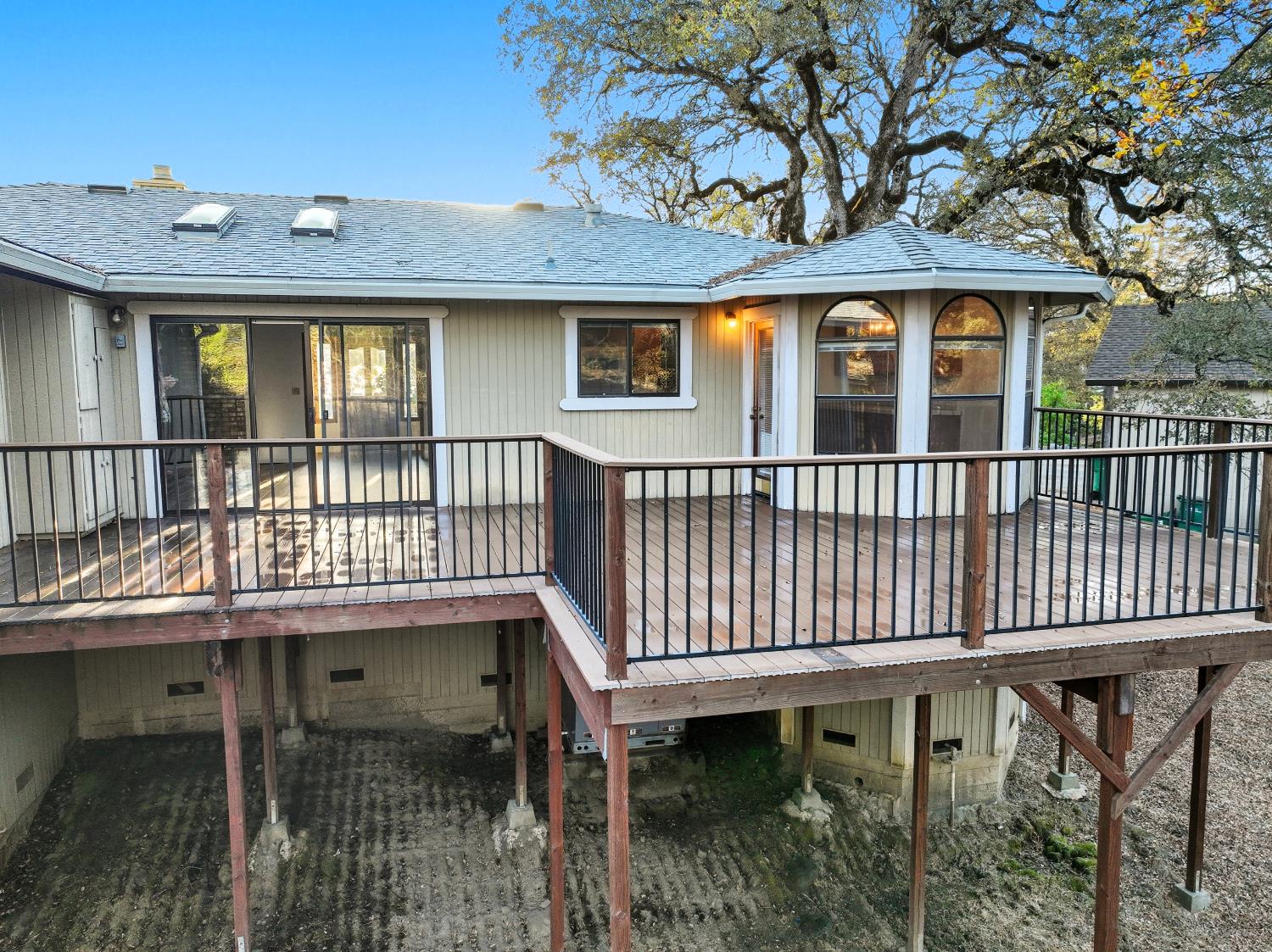 11585 Linnet Court Penn Valley, CA 95946 - Photo 29 of 49 a view of a chair and table in the balcony
